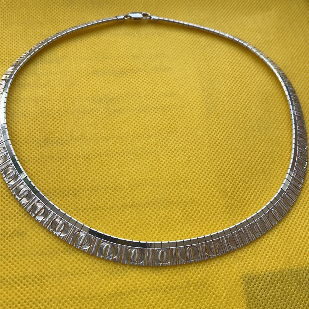 Cleopatra textured sterling silver collar necklace vintage